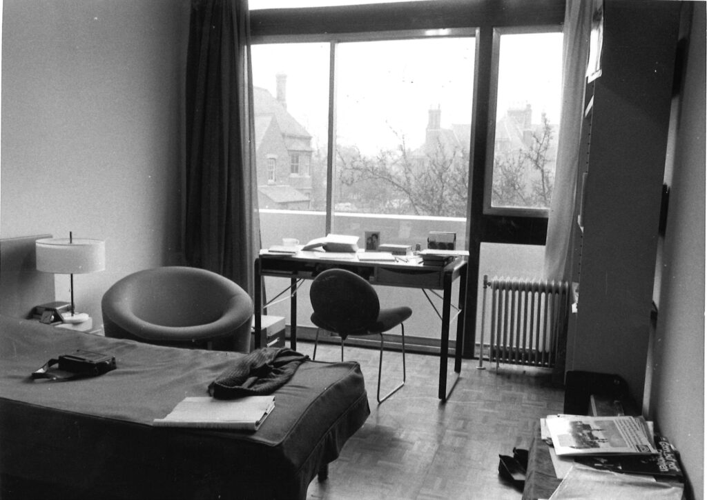 Student Room image